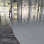 Self-leveling epoxy floor paint